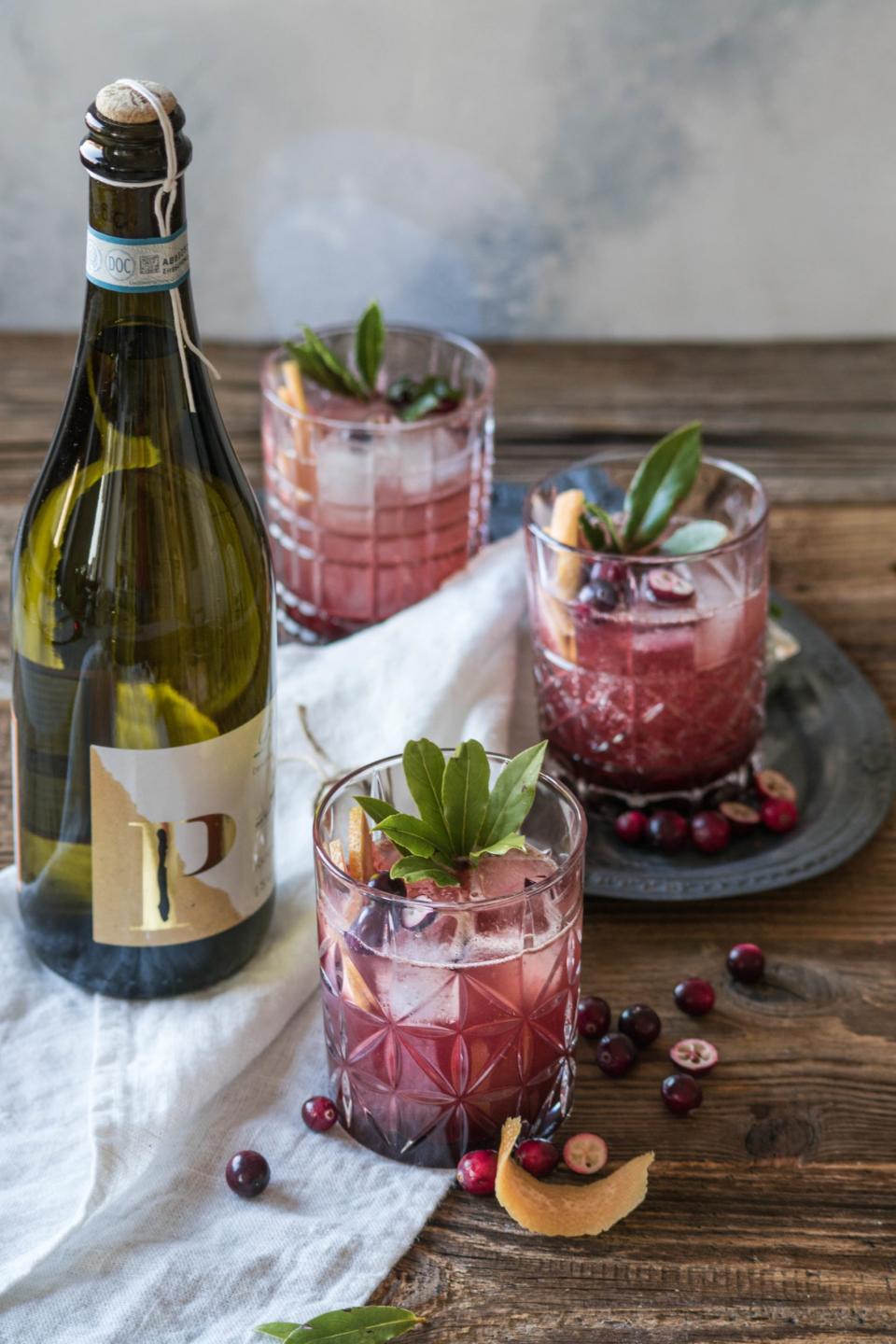 Cranberry Spritz mit Lorbeer - Copyright: Stina Spiegelberg