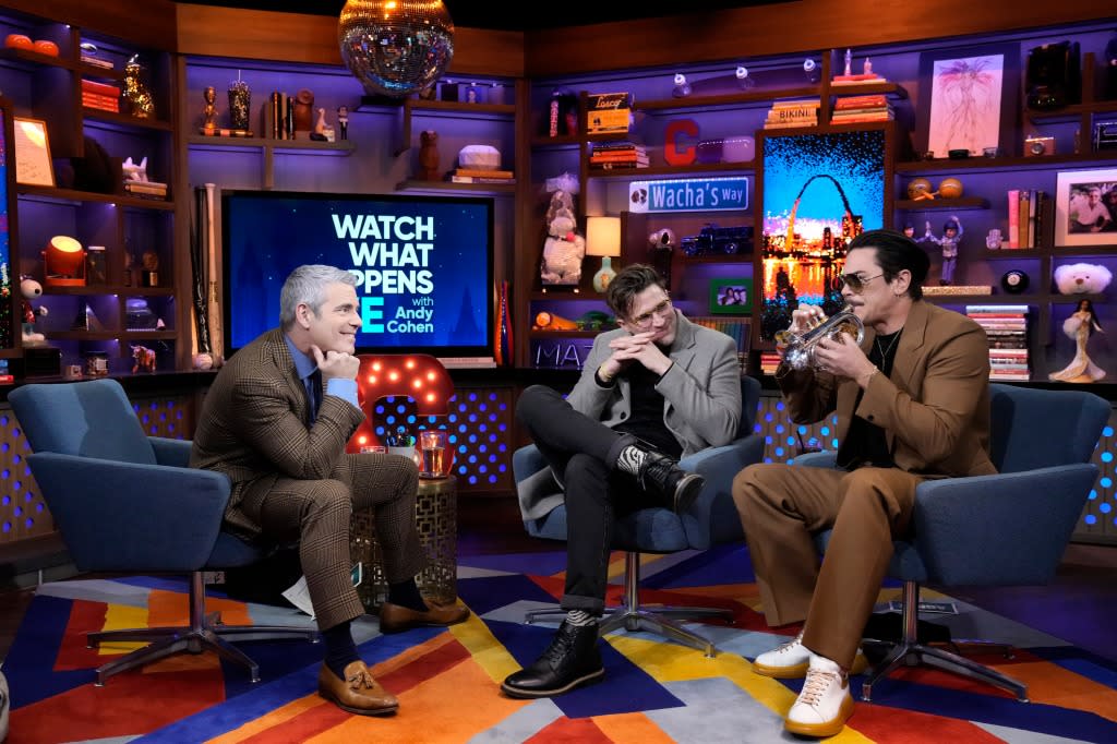 WATCH WHAT HAPPENS LIVE WITH ANDY COHEN -- Episode 20027 -- Pictured: (l-r) Andy Cohen, Tom Schwartz, Tom Sandoval -- (Photo by: Charles Sykes/Bravo via Getty Images)