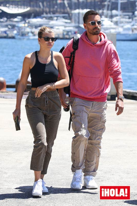 Scott Disick y Sofia Richie en la playa