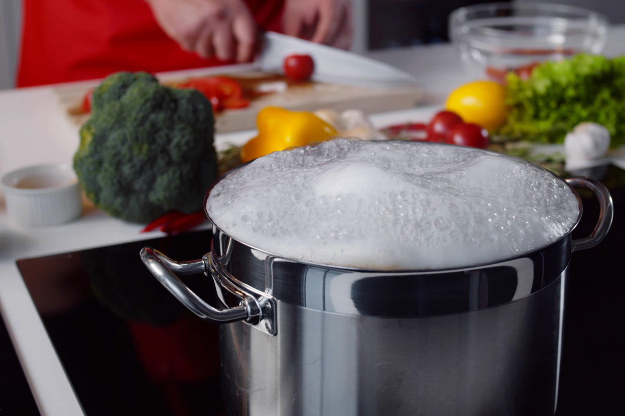 Close-up of water boiling in a pot Getty Images/Nimito