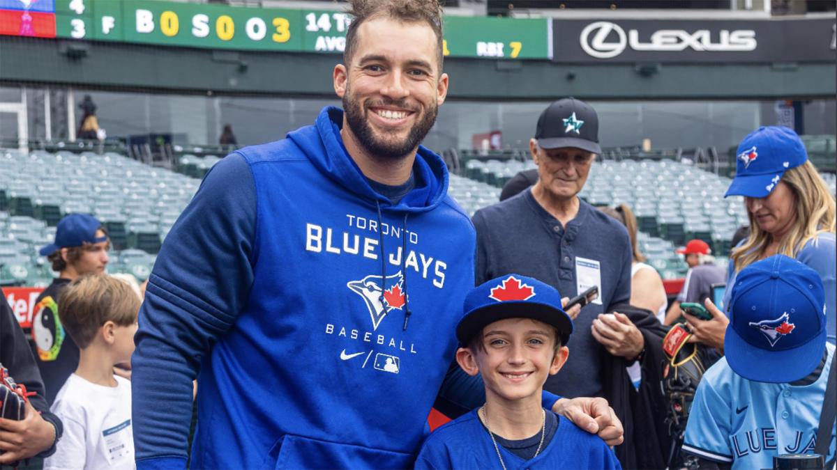 Blue Jays fan with stutter shares special moment with Springer