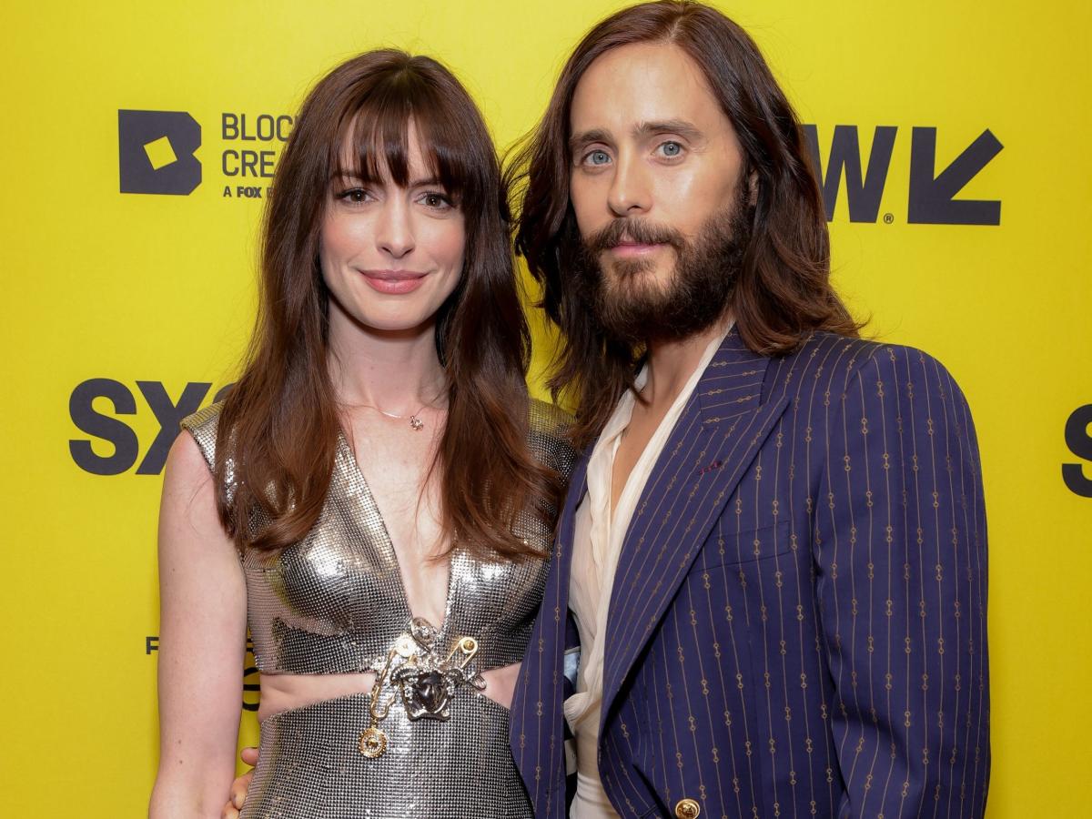 Anne Hathaway reveals how she got Jared Leto to break out of his method  acting by surprising him with a 'House of Gucci' quote