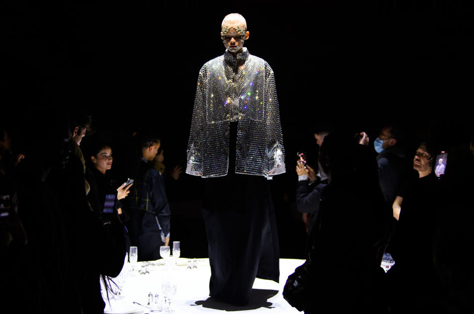 LONDON, ENGLAND - MARCH 11: A model walks the runway during the Burberry A/W 2023 Womenswear Collection Presentation on March 11, 2022 in London, England. (Photo by Joe Maher/Getty Images)