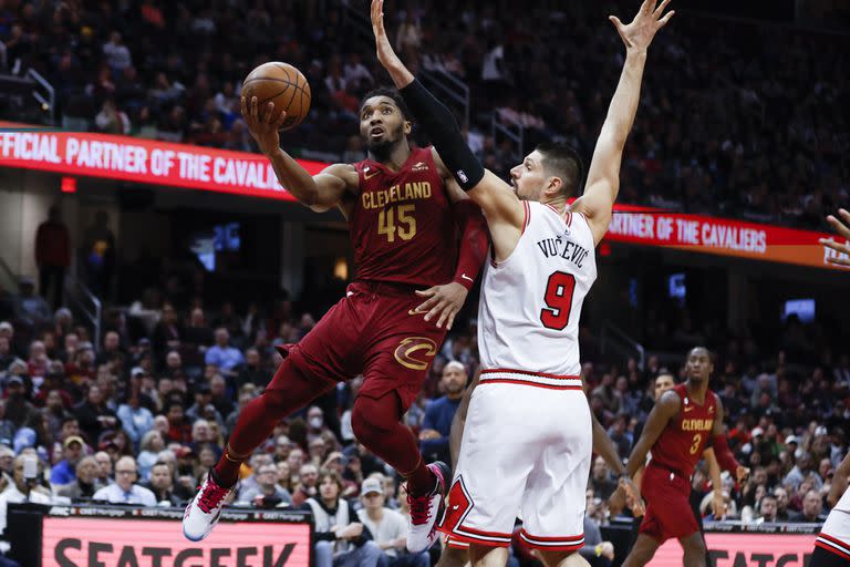 Donovan Mitchell en el aire: el jugador de los Cavaliers tuvo una noche para la historia en la NBA