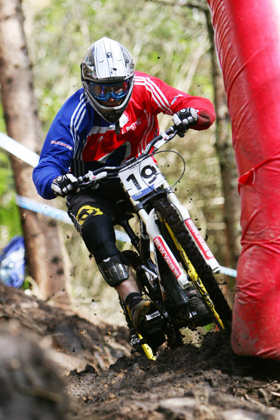 Dan Atherton of Great Britain in action in the Elite Mens Downhill Final, on the slopes of Mount Ngongotaha on day five of the Mountain Bike World Championships, Rotorua, New Zealand, Saturday, Aug. 26, 2006 (AP Photo/NZPA, Wayne Drought)     