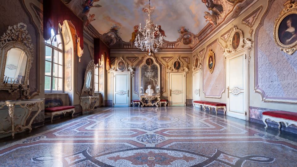 The interiors of the spectacular ballroom date back to the 1800s. - Ludovica Uberta Sannazzaro Natta
