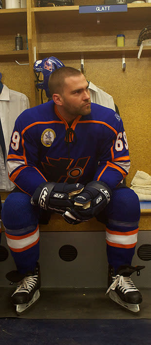 Puck Daddy chats with 'Goon' star Liev Schreiber about honoring