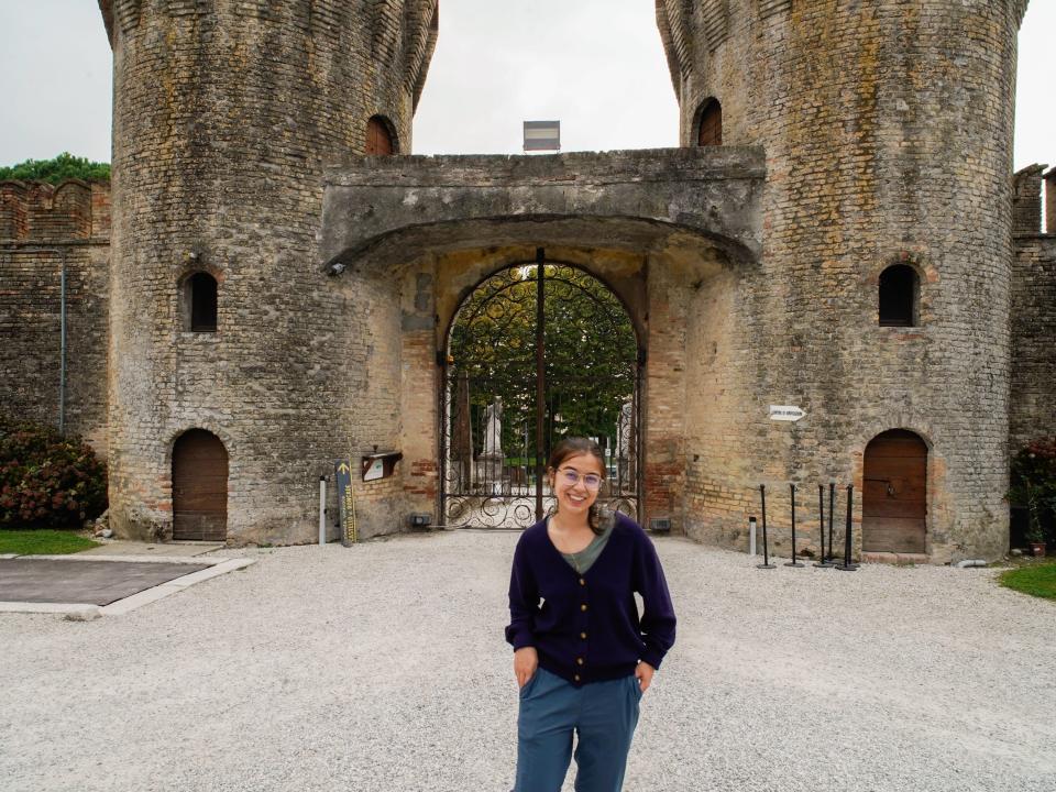 The author in front of the castle