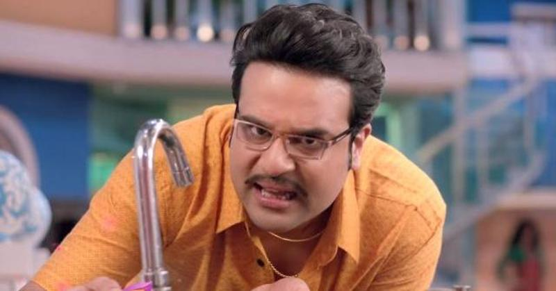 Krushna Abhishek: Though some recent controversies have dimmed his popularity for some time but he is still one of the most popular comedians around.