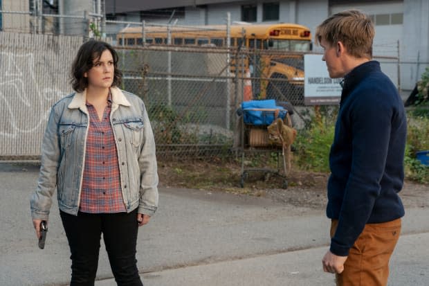 Shauna (Melanie Lynskey) has a moment with husband and Papa Roach fan Jeff (Warren Cole).<p>Photo: Kailey Schwerman/Courtesy of Showtime</p>