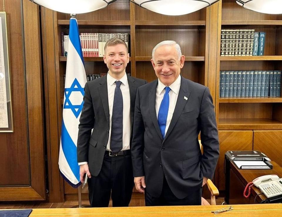 以色列總理納坦雅胡（右）和長子亞伊爾（左）。（翻攝yair_netanyahu IG）