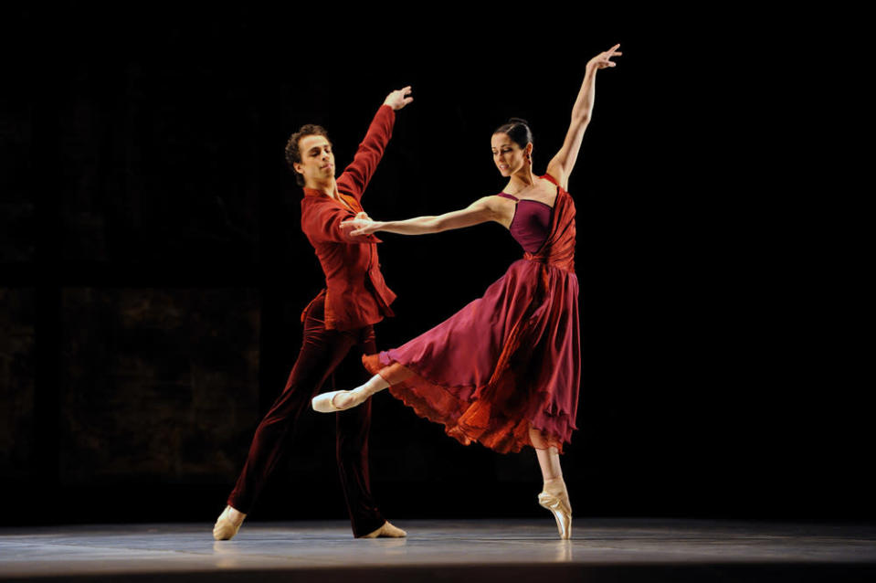 Vanessa Zahorian and Vitor Luiz in Tomasson's Trio. © Erik Tomasson