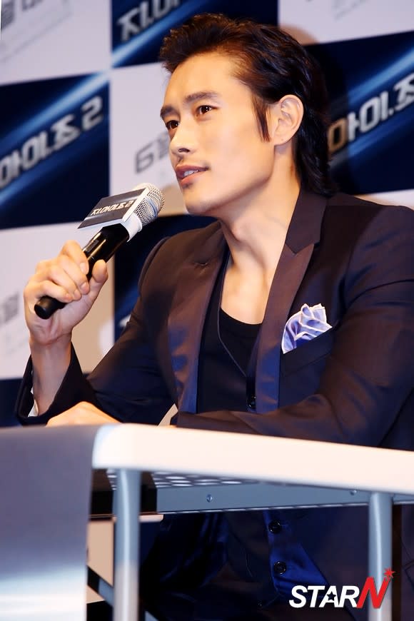 Lee Byung-hun to be the first Korean actor to leave his hand print at Hollywood Garuman's Chinese Theatre