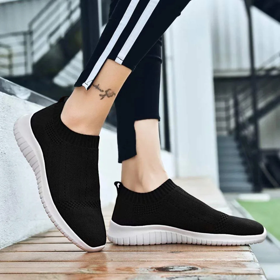 In black, the Konhill sneakers have a chic, sleek vibe &#x002014; and look way more expensive than they are. (Photo: Amazon)