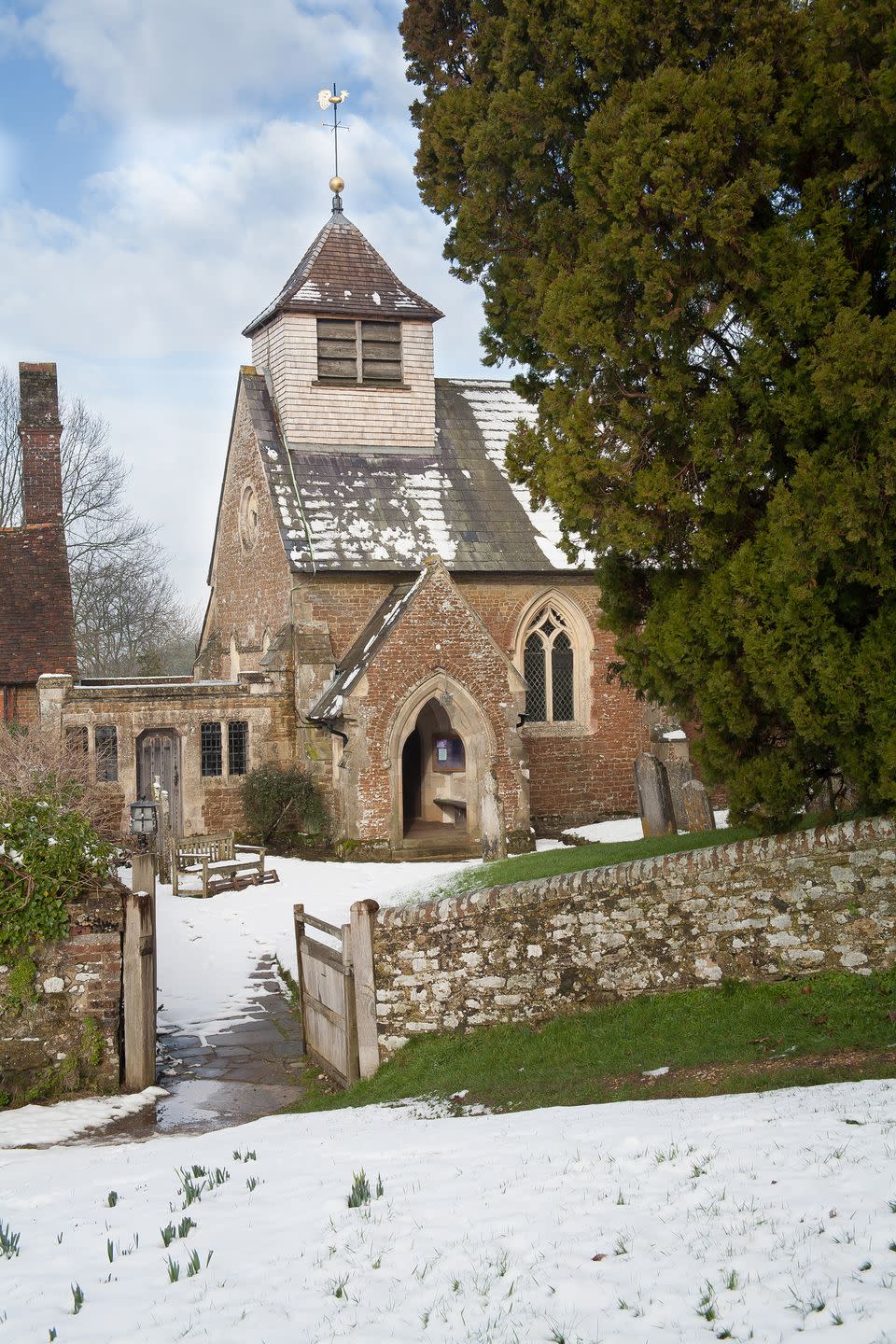 <p>A pretty collection of brick and flint cottages, a Jacobean Manor and the Old Rectory create a winter wonderland scene in Hambledon, nestled in one of the most attractive valleys of the Chiltern hills. </p>