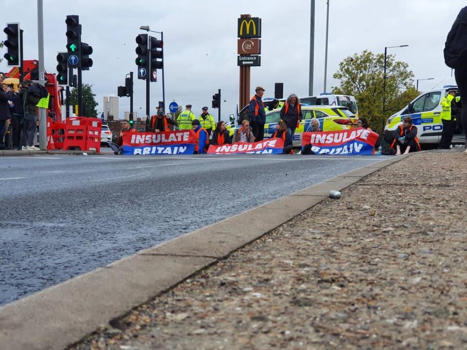 Protesters set up camp near a McDonalds on the A40 (Insulate Britain)