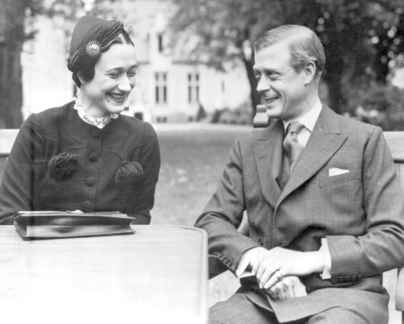 ▲愛德華八世（Edward VIII）「不愛江山愛美人」為了迎娶二婚的美國名媛放棄王位的故事，如今看來比起哈利王子更勇敢也更值得玩味。（圖／美聯社）