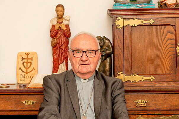 Mgr Mouïsse à son domicile, à Marseille, au pied de Notre-Dame-de-la-Garde, le 29 mai 2024.  - Credit:Jonathan Belin/Réa