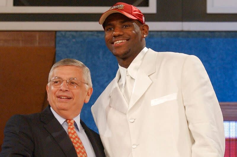 ▲「詹皇」LeBron James在2003年以「高中生籃球大帝」的名號投入NBA選秀。（圖／美聯社／達志影像）