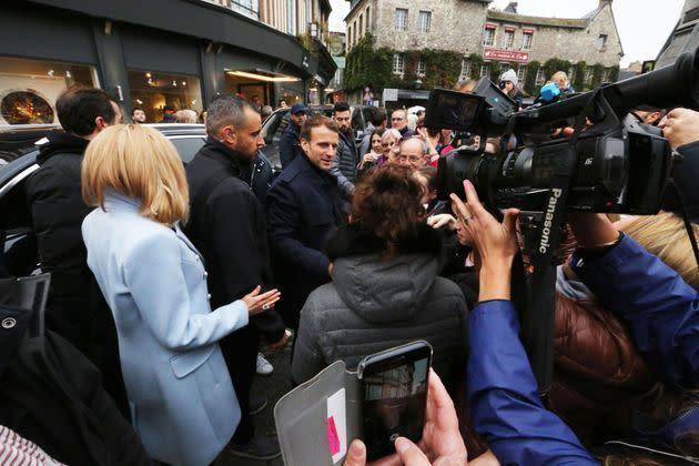 <p>Emmanuel et Brigitte Macron à Honfleur. </p>
