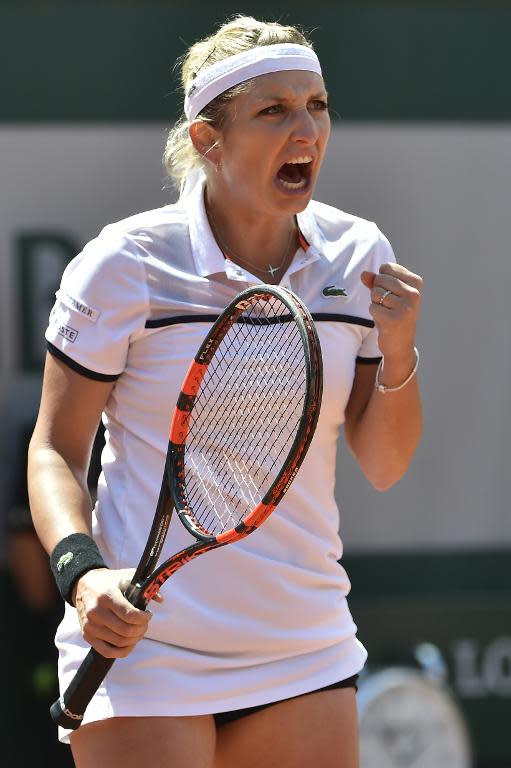 Timea Bacsinszky beat sixteenth seed Madison Keys 6-4, 6-2 and will meet Petra Kvitova in the fourth round of the French Open