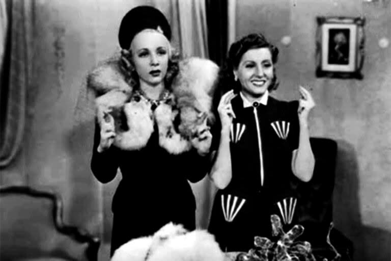 Junto a Paulina Singerman, en el film Caprichosa y millonaria, de 1940