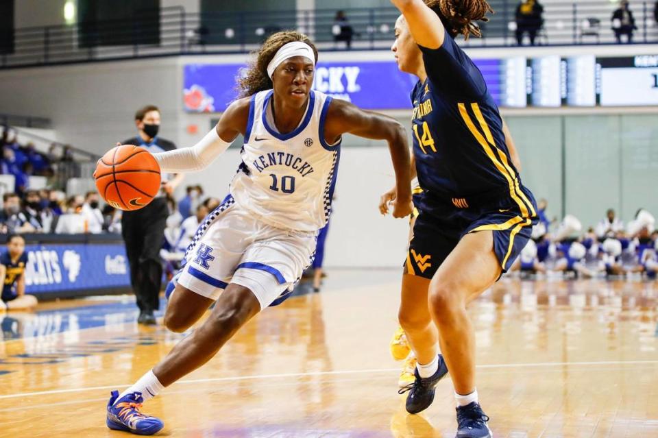 Kentucky’s Rhyne Howard (10) scored a season-high 27 points Wednesday night during the Wildcats’ rout of West Virginia in Memorial Coliseum.