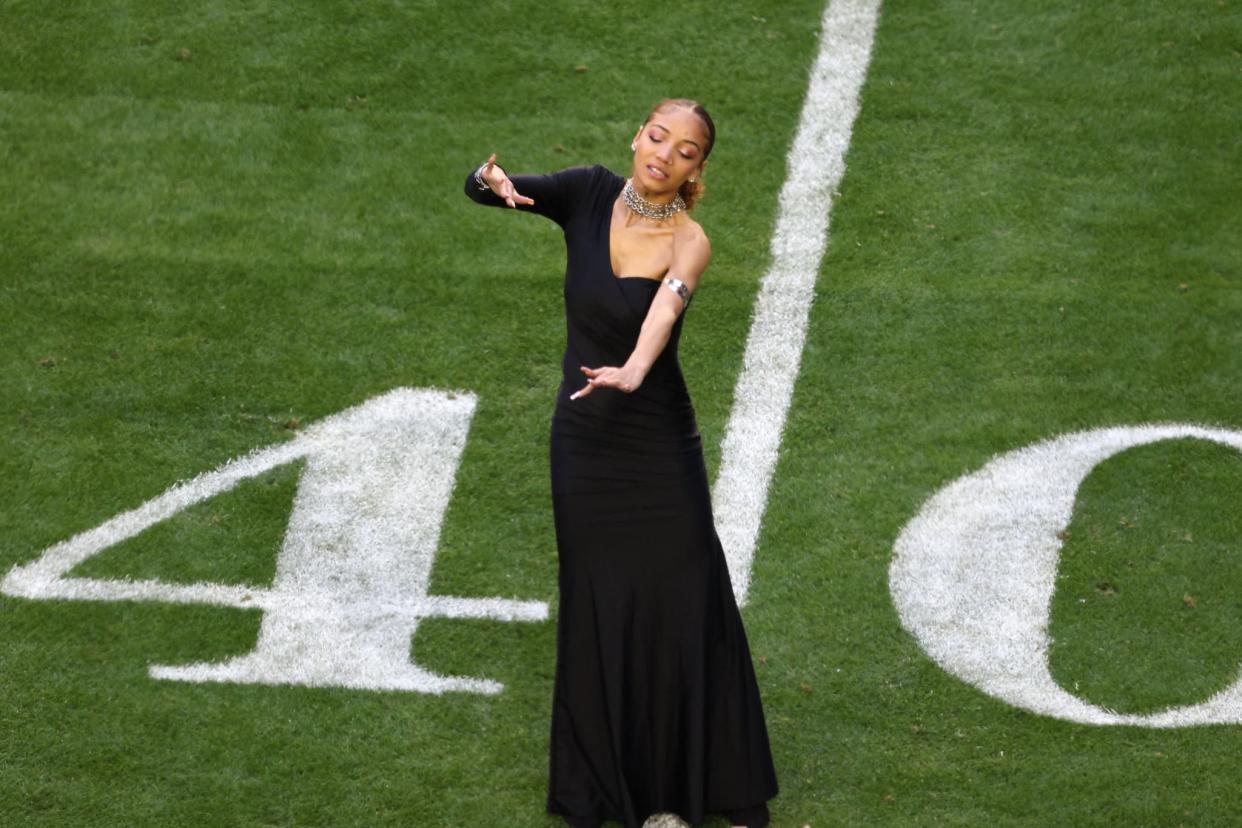 Justina Miles, interprète en langue des signe pendant le show de Rihanna au Super Bowl.  - Rob Carr - Getty Images North America - AFP