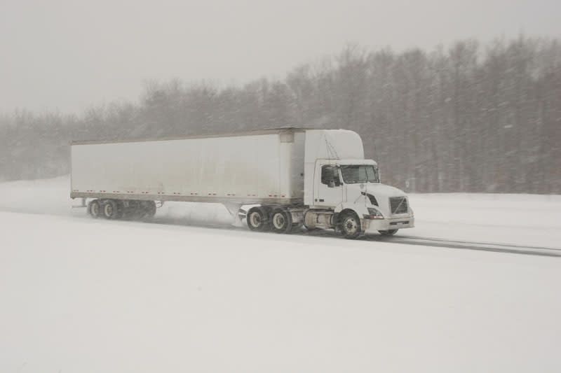 <b>Traders Joe</b> non fa consegne a domicilio, o quasi. Durante una grande nevicata, però, un veterano della seconda guerra mondiale era rimasto bloccato in casa senza nulla da mangiare. <br>In quel caso hanno fatto un’eccezione, <b>consegnando gratis la spesa</b> all’anziano signore e facendo attenzione che tutto quello che veniva consegnato andasse bene per la sua dieta povera di sale.