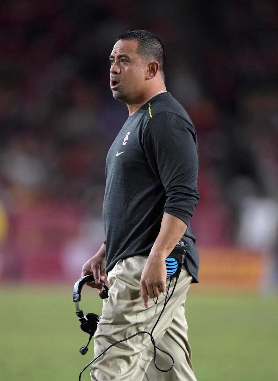 Southern California linebackers coach Johnny Nansen reacts during the Trojans' win over Arizona at Los Angeles Memorial Coliseum in 2017.