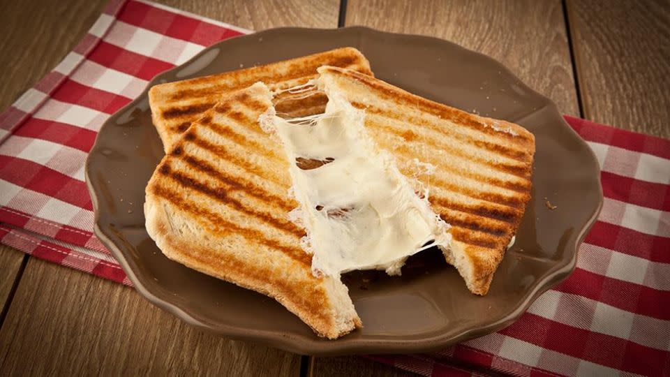 There's a formula to making the perfect cheese toastie. Source: Getty