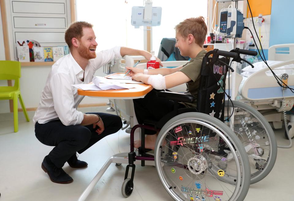 Harry met Julie Austin, nurse who worked at the hospital for 34 years and had a chance to meet Diana during her visit 30 years ago. “I had a patient that I looked after and had chosen to be in the line to meet her. She was late going round, because she stopped to talk to everybody. She was wonderful,” Austin recalled of Princess Diana.