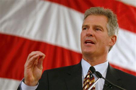 Republican Scott Brown announces his bid for the United States Senate primary election in Portsmouth, New Hampshire, April 10, 2014. REUTERS/Dominick Reuter