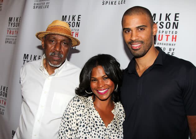 Nia Long (center), her father Doughtry 