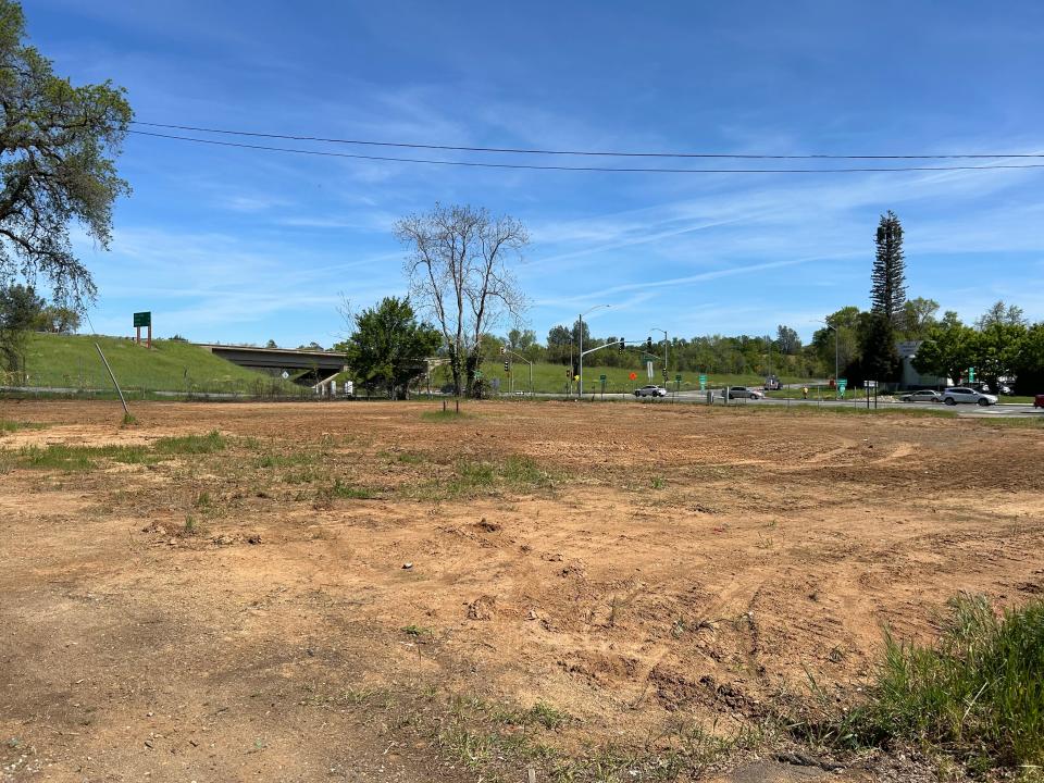 The northwest corner of Churn Creek Road and College View Drive at looks in April 2024. The property recently cleared. In March 2022, the city of Redding approved an AM/PM ARCO gas station for the site.