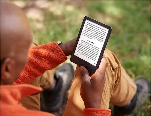 A Kindle for bookworms who keep up with their reading habit while on vacation