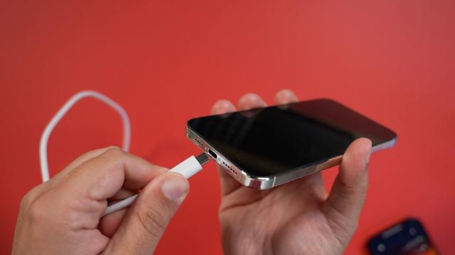 How long does it take for a phone to charge to full? Here's the