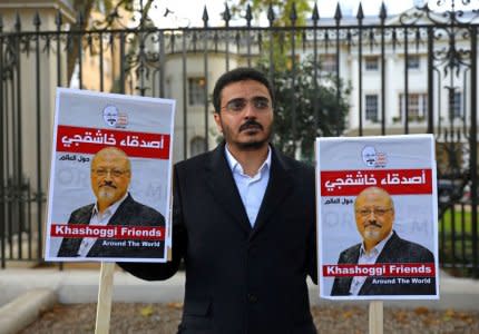 FILE PHOTO: People protest against the killing of journalist Jamal Khashoggi in Turkey outside the Saudi Arabian Embassy in London, Britain, October 26 2018. REUTERS/Simon Dawson/File Photo