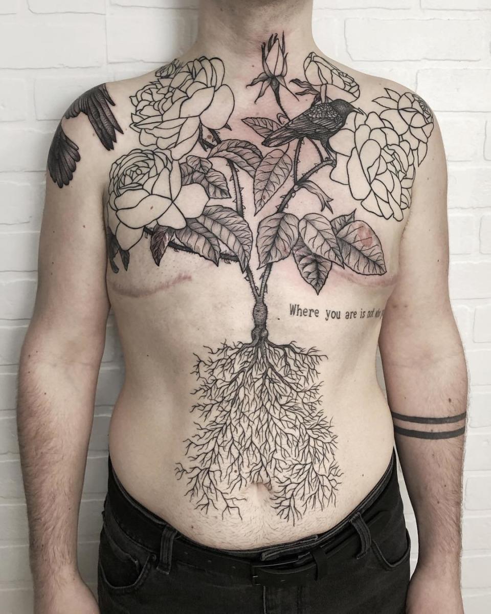 Em North offers discounted tattoos for self-harm and post-gender-affirmation surgery scars at a studio in Brooklyn, New York. (Photo: <a href="https://www.instagram.com/p/Btms40ugKUl/" target="_blank">Em North</a>)