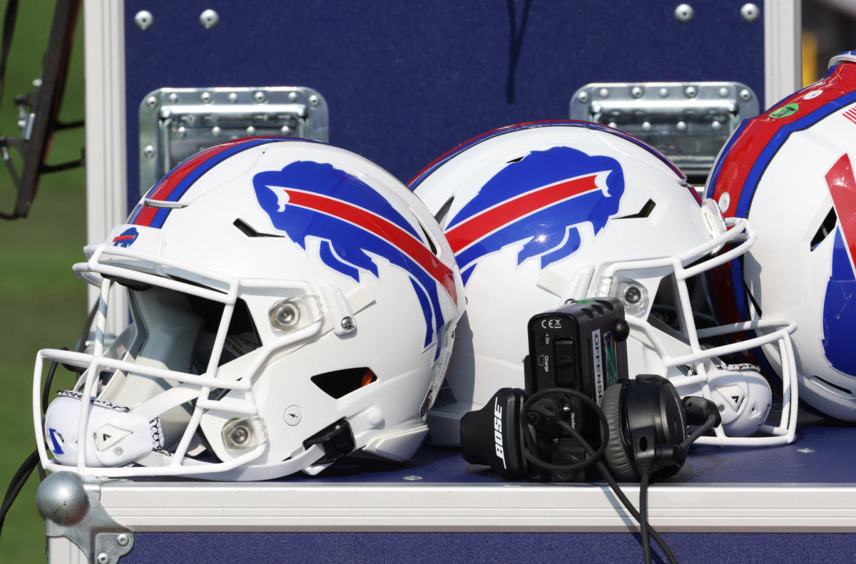 Reggie Gilliam of the Buffalo Bills runs the ball for a touchdown  Fotografía de noticias - Getty Images