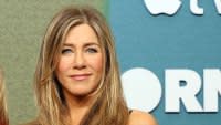 jennifer-aniston-hair-scalp-scrub