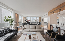 <p>This lush condo is a perfect place for you to relax and unwind after a frantic day out in one of the world's busiest cities.</p>