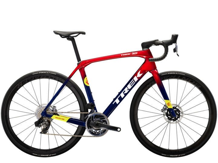 <span class="article__caption">Trek Domane SLR 9 eTap</span>