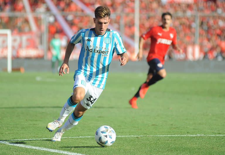 Facundo Mura, de grandes actuaciones por el sector izquierdo en el último tiempo, será titular ante Sportivo Luqueño