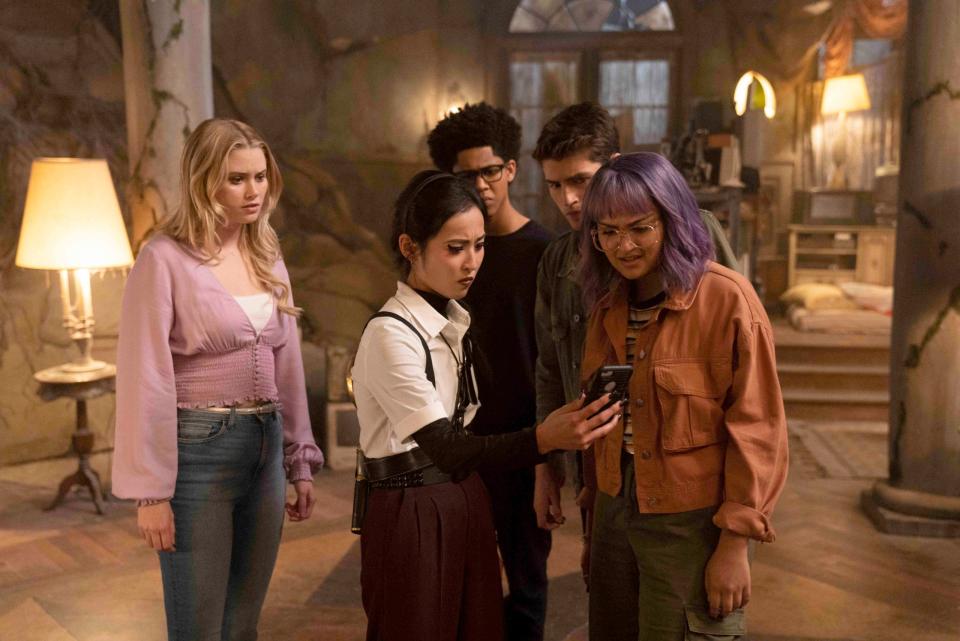 <em>Marvel’s Runaways</em>