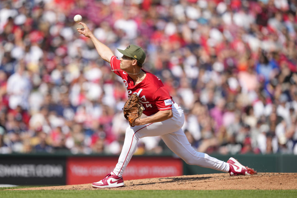 Cincinnati Reds starting pitcher Luke Weaver throws against the New York Yankees in the second inning of a baseball game in Cincinnati, Saturday, May 20, 2023. (AP Photo/Jeff Dean)