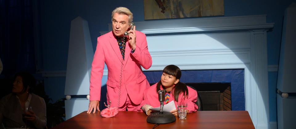 David Byrne in the special&nbsp;&ldquo;John Mulaney &amp; The Sack Lunch Bunch." (Photo: Jeffrey Neira/Netflix)