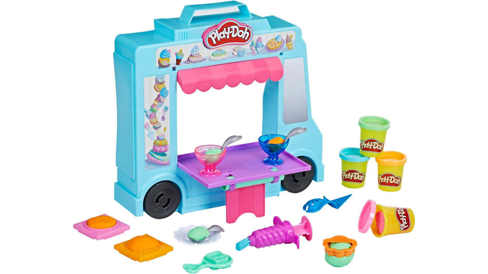 Play-Doh Kitchen Creations Ice Cream Truck Toy Playset for Kids, 20 Play Kitchen Accessories, 5 Colours, Preschool Toy for 3-Year-Old Girls and Boys and Up, Learning Toy For Kids. (Photo: Amazon SG)