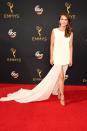 <p>Keri Russell est toujours magnifique, peu importe ce qu'elle porte, et cette mini robe ornée d'une traine transparente confirme parfaitement cette tendance. <i>(Photo : Getty Images)</i></p>