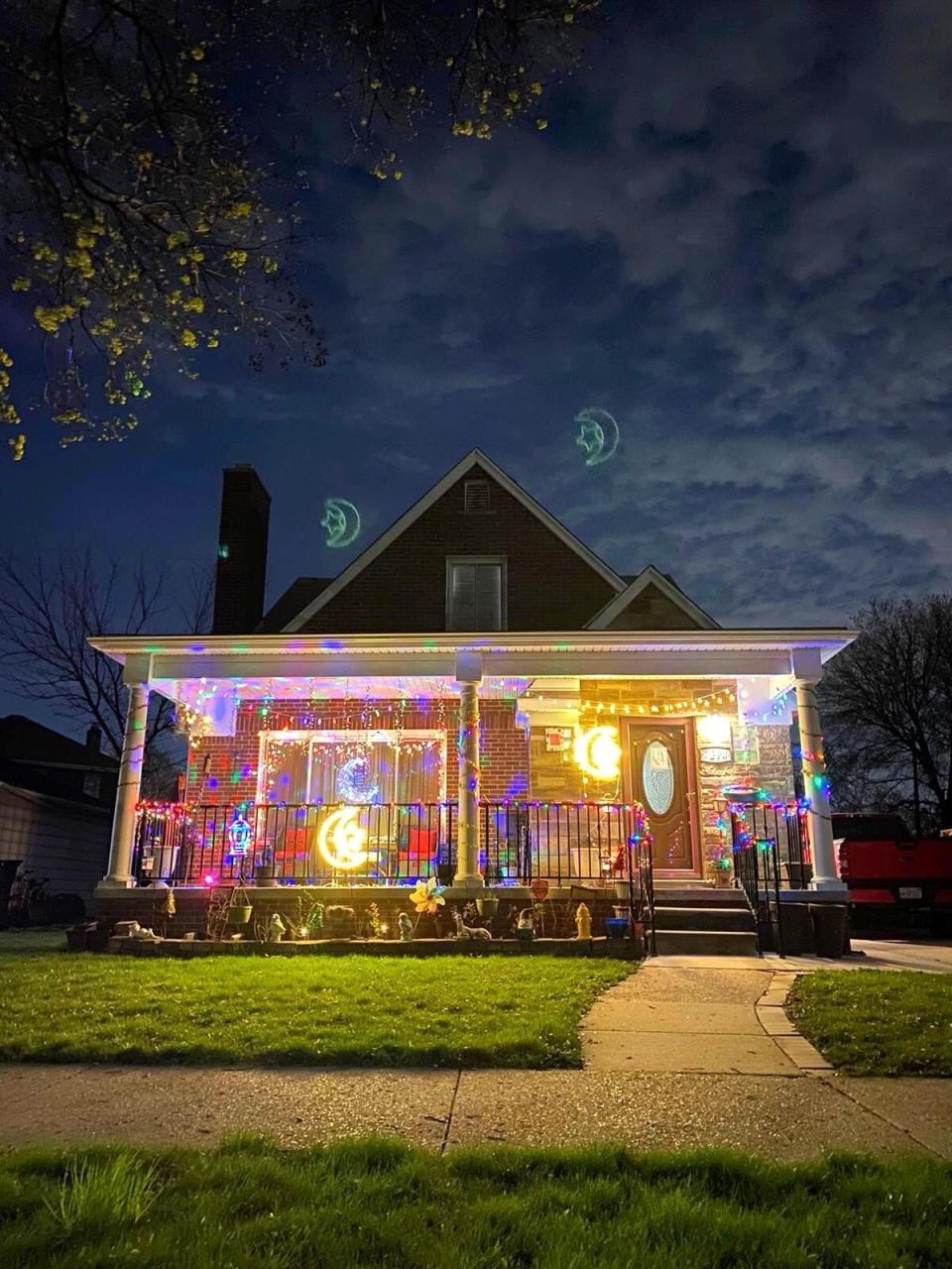 A family in greater Dearborn participates in the Ramadan Lights Contest. (Photo: Ramadan Lights Contest )